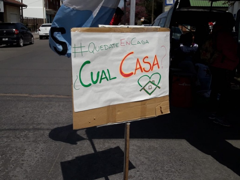 Reclaman asistencia a familias frente a Desarrollo Social